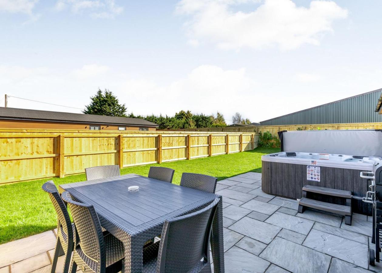 Cotswold Gateway Escape Hotel Offenham Exterior photo